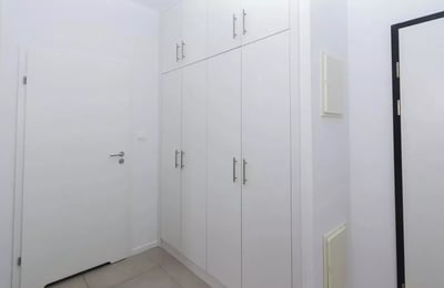 Долгосрочная аренда 2-комн. квартиры 55 м² в районе Stare Miasto, Краков, Польша