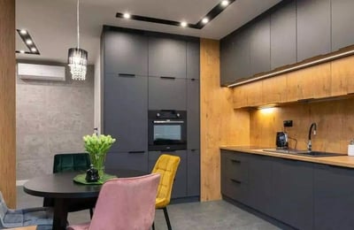 Location longue durée d’un appartement 2 pièces de 49 m², quartier Wola, Varsovie, Pologne