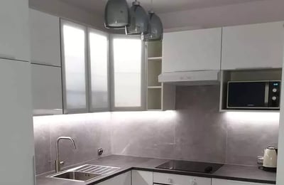 Location longue durée appartement 3 pièces 58 m² avec balcon, Wrocław, Pologne