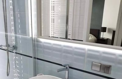 Location longue durée appartement 3 pièces 58 m² avec balcon, Wrocław, Pologne