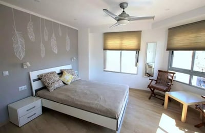 Langzeitmiete Wohnung mit 3 Schlafzimmern 100 m², Alicante, Spanien