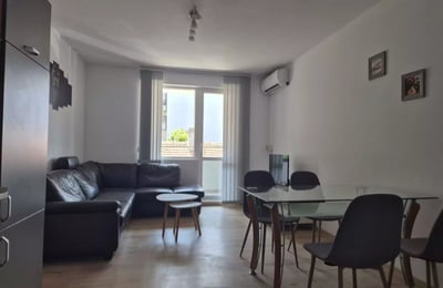 Langzeitmiete 3-Zimmer-Wohnung, Kolhozen-Pazar-Viertel, Varna, Bulgarien