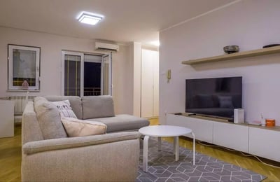 Location longue durée appartement 2 pièces, 60 m², quartier Čukarica, Belgrade, Serbie