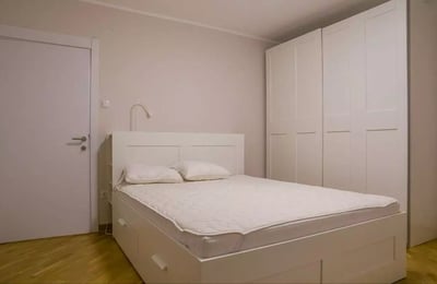 Location longue durée appartement 2 pièces, 60 m², quartier Čukarica, Belgrade, Serbie