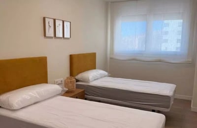 Alquiler a largo plazo apartamento de 3 dormitorios, 120 m², zona Benalúa, Alicante, España