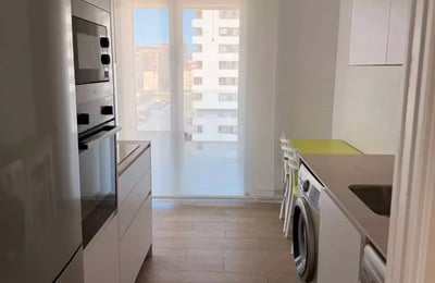 Alquiler a largo plazo apartamento de 3 dormitorios, 120 m², zona Benalúa, Alicante, España