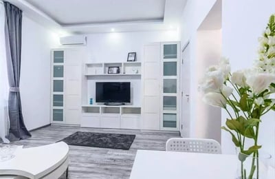Alquiler a largo plazo de piso de 2 habitaciones, 47 m², en el centro, Belgrado, Serbia
