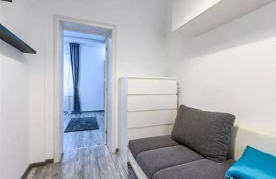 Alquiler a largo plazo de piso de 2 habitaciones, 47 m², en el centro, Belgrado, Serbia