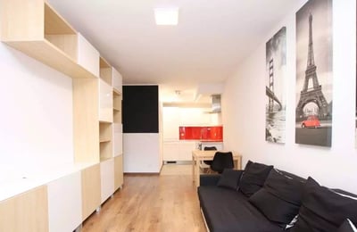 Location longue durée d’un appartement 2 pièces, 43 m², dans le quartier Przedmieście Oławskie, Wrocław, Pologne