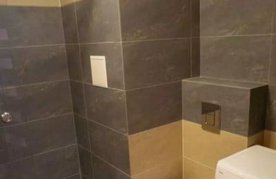 Location longue durée d’un appartement 2 pièces, 43 m², dans le quartier Przedmieście Oławskie, Wrocław, Pologne