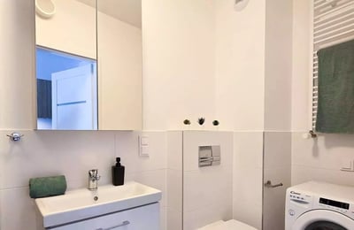 Langzeitmiete einer 2-Zimmer-Wohnung 36 m² in Krakau, Polen