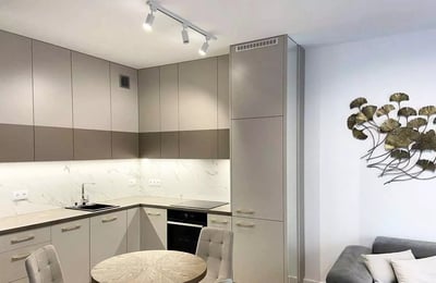 Langzeitmiete einer 2-Zimmer-Wohnung mit 40 m² in Wola, Warschau, Polen