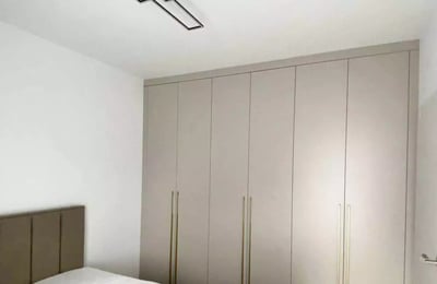 Langzeitmiete einer 2-Zimmer-Wohnung mit 40 m² in Wola, Warschau, Polen