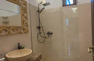 Long-term rental of a 4-room villa 350 m² in Constanța, Romania