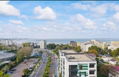 Alquiler a largo plazo de apartamento de 3 habitaciones 75 m² en Faleza Nord, Constanza, Rumanía