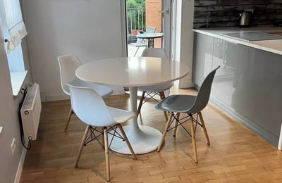 Langzeitmiete einer 2-Zimmer-Wohnung mit 53 m² in Grzegórzki, Krakau, Polen