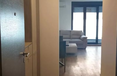 Alquiler a largo plazo de apartamento de 3 habitaciones 70 m² en Vračar, Belgrado, Serbia
