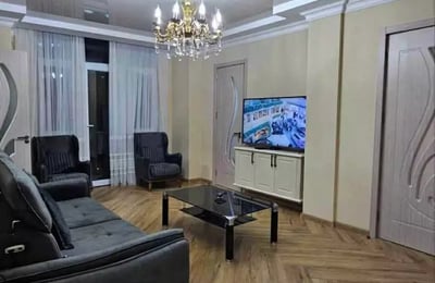 Alquiler a largo plazo de apartamento de 3 habitaciones 80 m², Batumi, Georgia
