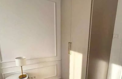 Location longue durée d’un appartement 3 pièces de 51 m² à Wola, Varsovie, Pologne