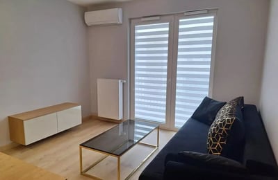 Длительная аренда 4-комнатной квартиры 78 м² в районе Śródmieście, Краков, Польша