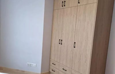 Длительная аренда 4-комнатной квартиры 78 м² в районе Śródmieście, Краков, Польша