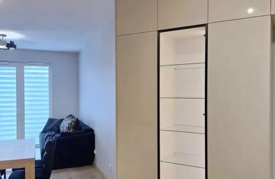 Длительная аренда 4-комнатной квартиры 78 м² в районе Śródmieście, Краков, Польша