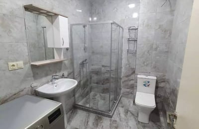 Alquiler a largo plazo de apartamento 2+1 de 95 m² en Batumi, Georgia