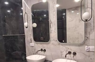 Location longue durée d’un appartement 4 pièces de 78 m² au centre de Cracovie, Pologne