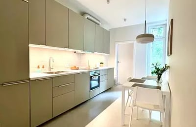 Long-term rental of 3-room apartment 102 m² in Stare Miasto, Kraków, Poland