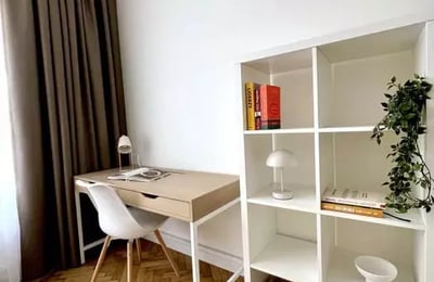 Long-term rental of 3-room apartment 102 m² in Stare Miasto, Kraków, Poland