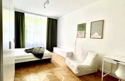 Long-term rental of 3-room apartment 102 m² in Stare Miasto, Kraków, Poland