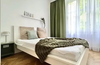 Long-term rental of 3-room apartment 102 m² in Stare Miasto, Kraków, Poland