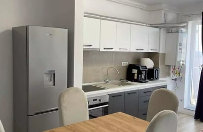 Alquiler a largo plazo de apartamento de 2 habitaciones, 46 m², Constanza, Rumanía