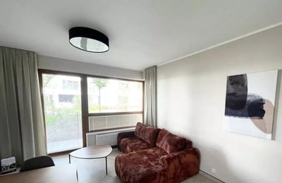 Location longue durée d’un appartement de 45 m² et 2 pièces dans le quartier Wola, Varsovie, Pologne