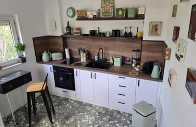 Long-term rental of 4-room apartment in the center of Varna, Bulgaria