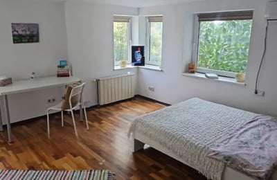 Long-term rental of 4-room apartment in the center of Varna, Bulgaria