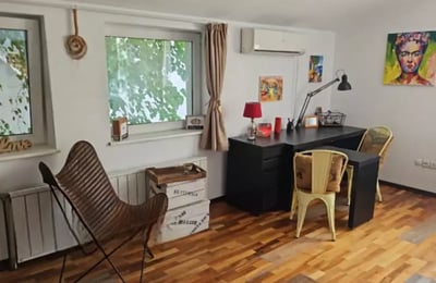 Long-term rental of 4-room apartment in the center of Varna, Bulgaria