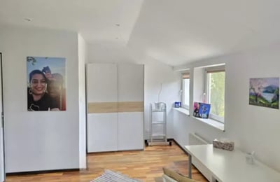 Long-term rental of 4-room apartment in the center of Varna, Bulgaria