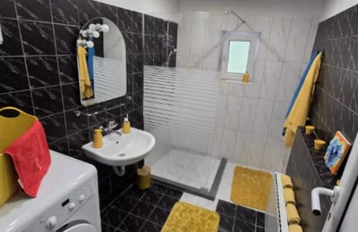 Long-term rental of 4-room apartment in the center of Varna, Bulgaria