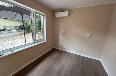 Long-term rental of 3-room apartment in Nizhniy Briz, Varna, Bulgaria