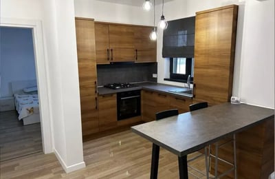 Alquiler a largo plazo de apartamento de 82 m² en zona Veterani, Constanza, Rumanía