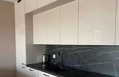 Location longue durée d’un appartement de 42 m² dans le quartier Krzyki, Wrocław, Pologne