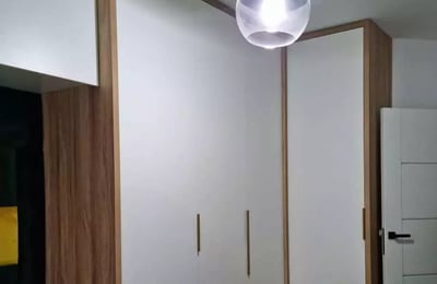 Location longue durée d’un appartement de 40 m² dans le quartier Kępa Mieszczańska, Wrocław, Pologne