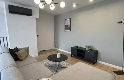 Alquiler a largo plazo de departamento de 4 habitaciones y 98 m² en Cracovia, Polonia