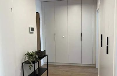 Alquiler a largo plazo de departamento de 4 habitaciones y 98 m² en Cracovia, Polonia