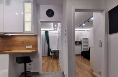 Long-term rental of 41 m² 3-room apartment in Kraków, Poland