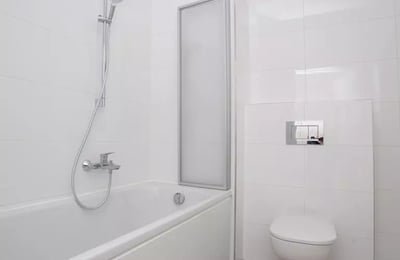 Long-term rental of 69 m² 3-room apartment in Stare Miasto, Kraków, Poland