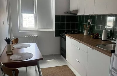 Alquiler a largo plazo de departamento de 2 ambientes 53 m², Constanza, Rumanía