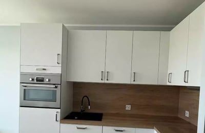 Location longue durée d’un appartement 2 pièces 32 m², quartier Jagodno, Wrocław, Pologne