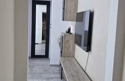 Alquiler a largo plazo de piso de 2 habitaciones 55 m², Faleza Sud, Constanza, Rumanía